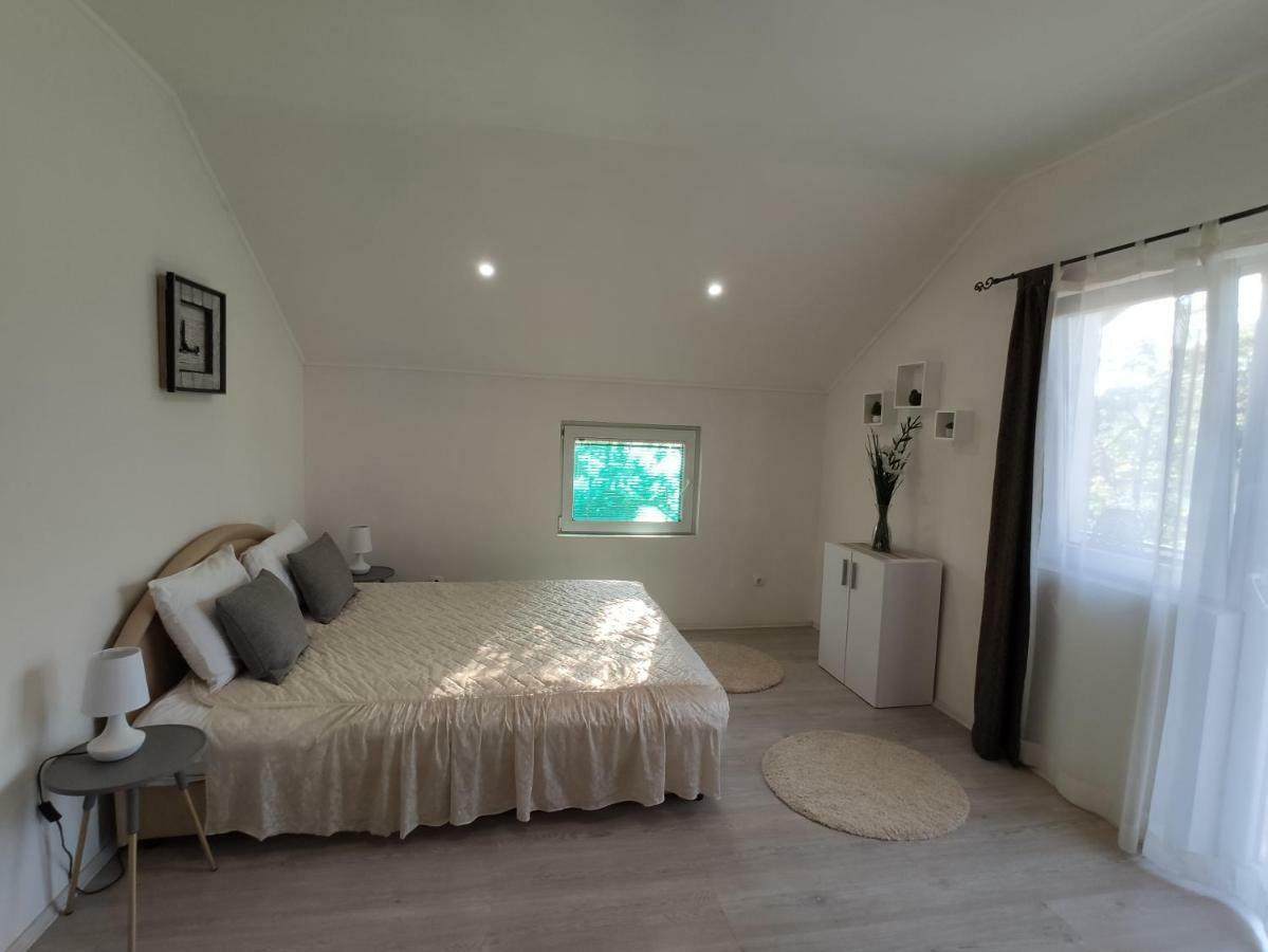 Forest Apartment Nikšić Esterno foto